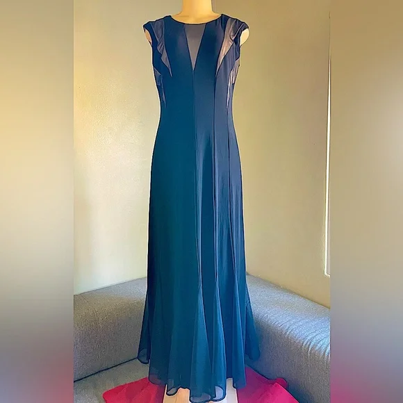 R&M Richards Evening Gown - Picture 13 of 13